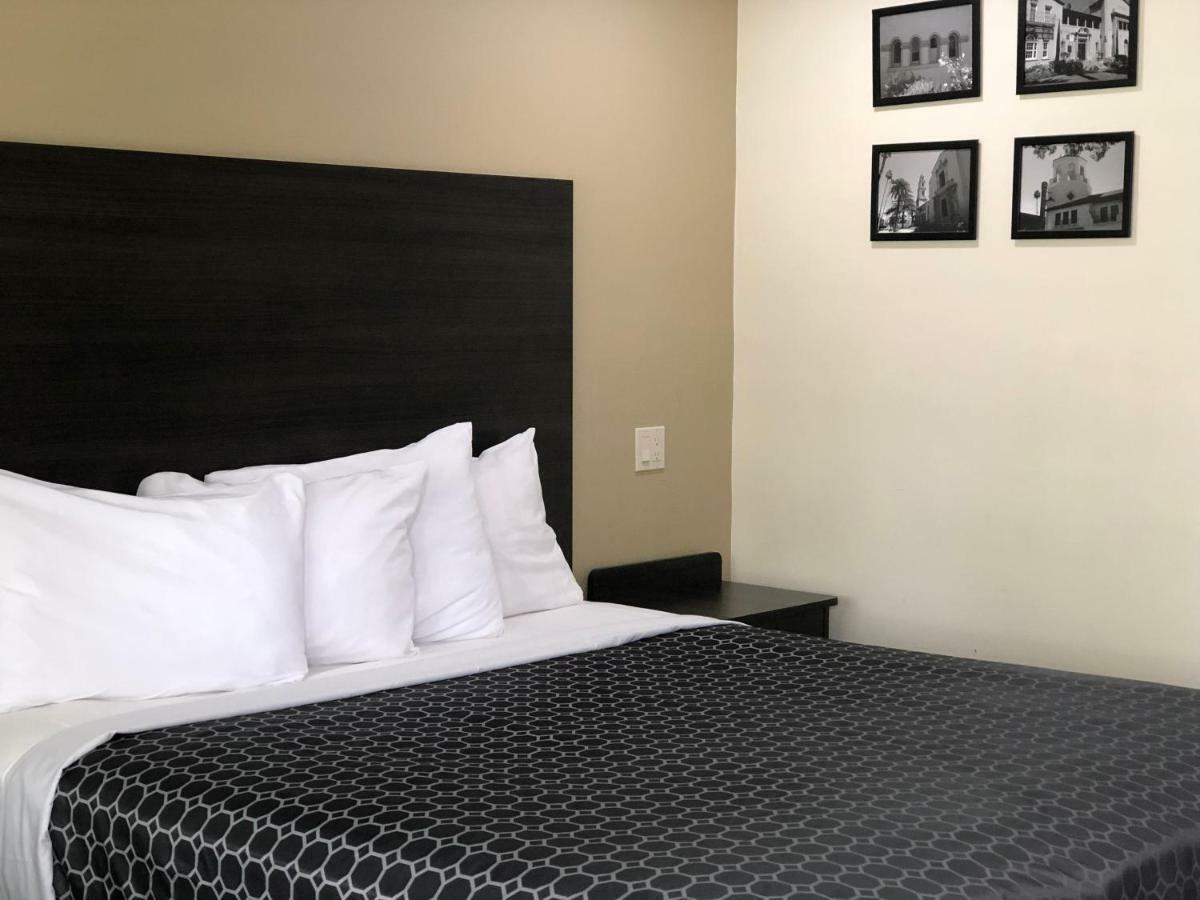 Simply Home Inn & Suites - ريفرسايد المظهر الخارجي الصورة