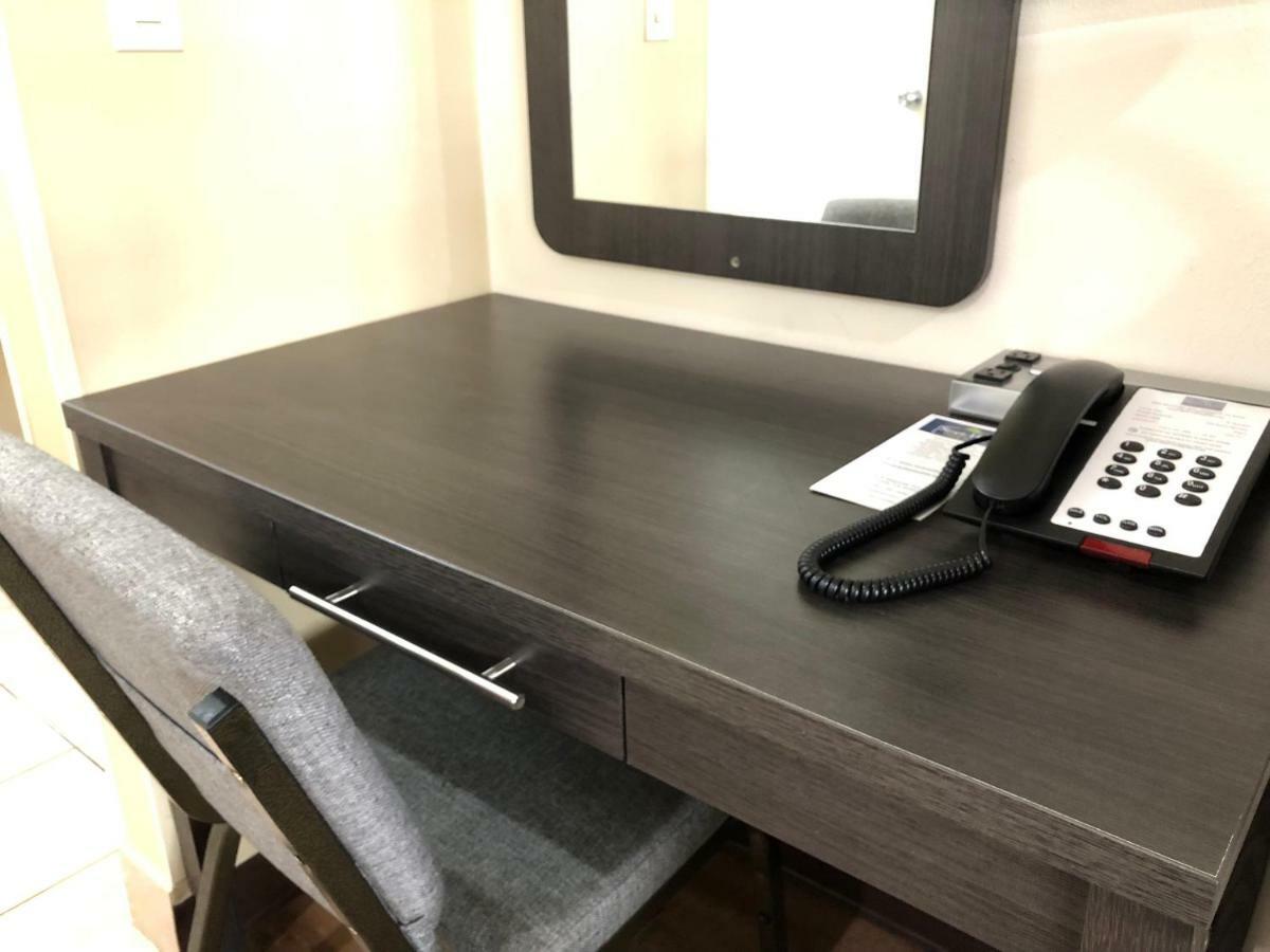 Simply Home Inn & Suites - ريفرسايد المظهر الخارجي الصورة